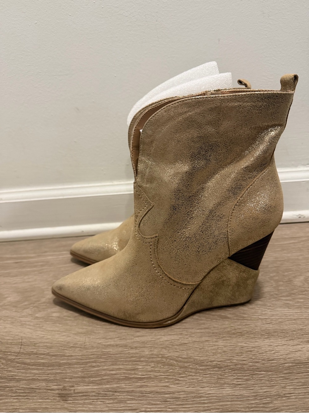 Jessica Simpson size 12 Women’s Wedge Western Booties champagne gold